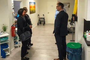 Hoher Besuch von Nicole Westig, pflegepolitische Sprecherin der FDP-Bundestagsfraktion in der WG für Intensivpflege in Bonn